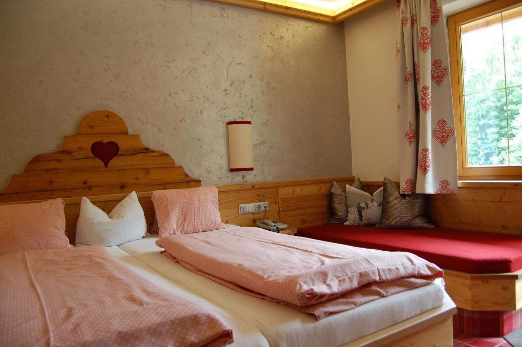 Hotel Schweizerhof Oberau Rum bild