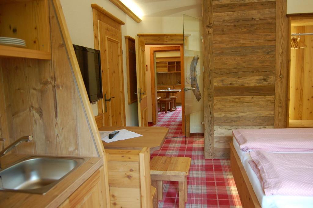 Hotel Schweizerhof Oberau Rum bild