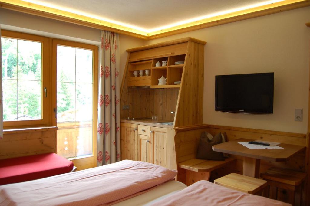 Hotel Schweizerhof Oberau Exteriör bild