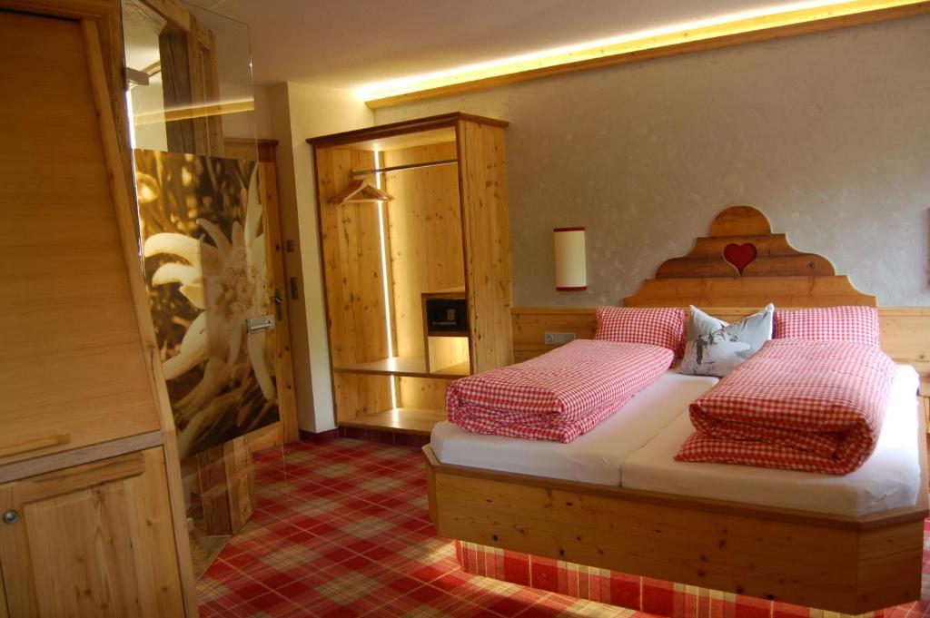 Hotel Schweizerhof Oberau Exteriör bild