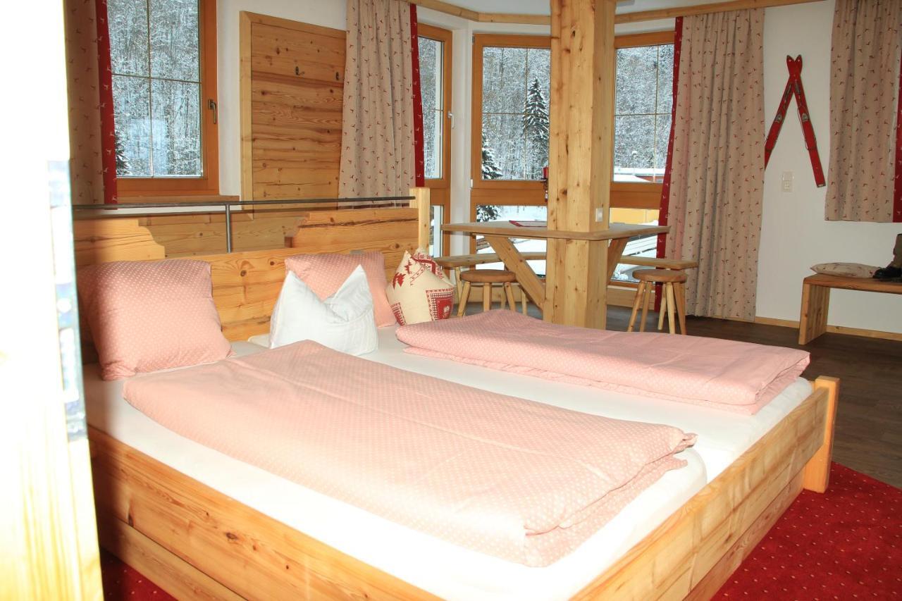 Hotel Schweizerhof Oberau Rum bild