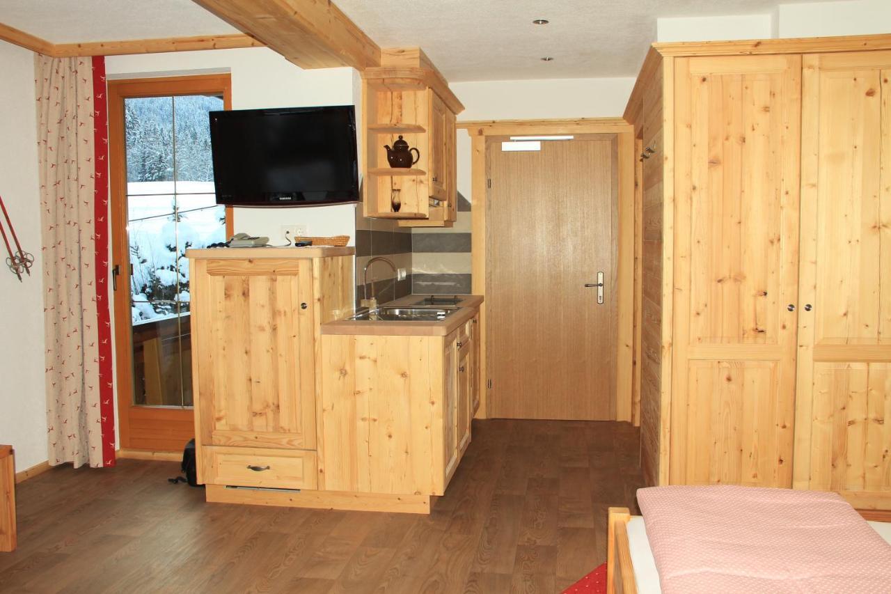 Hotel Schweizerhof Oberau Rum bild